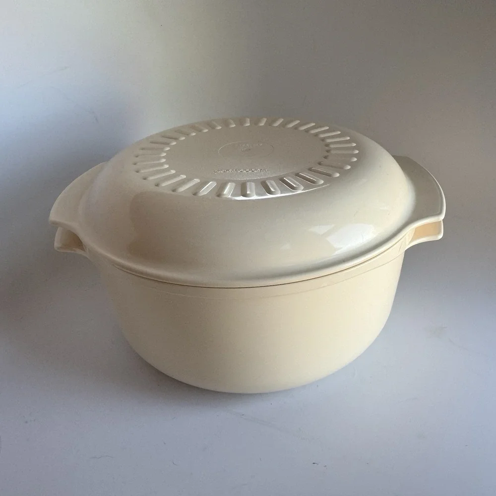 Tupperware Microwave Cooker w/ Lid 3 Quart Casserole Vintage Kitchen Nuke Food